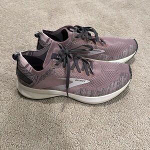 Brooks Levitate 4 Size 8.5